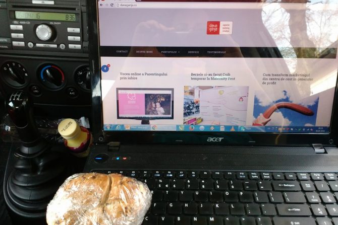 freelancer imi fac munca de acasa